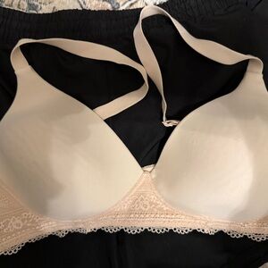 Warner’s Bra Beige Lace Trim Bra Sz 38C wireless very soft lined